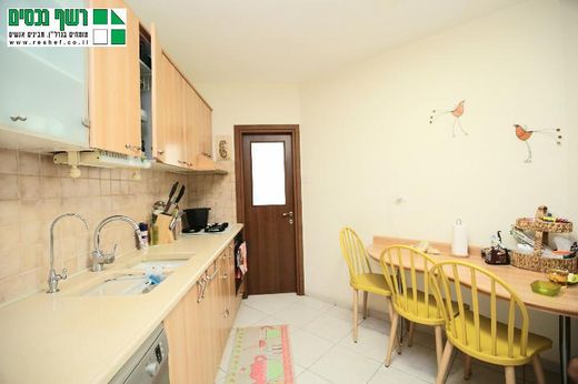 Piso / Apartamento en Kfar Saba, Central District
