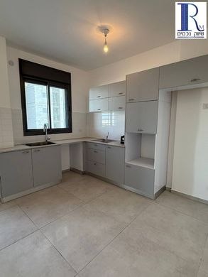 Квартира, Холон, Tel Aviv District