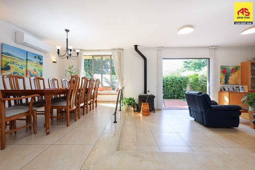 Luxus-Haus in Raanana, Central District