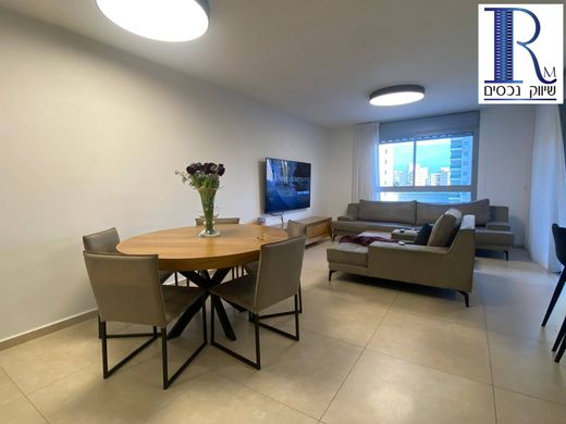 Apartment / Etagenwohnung in Cholon, Tel Aviv District