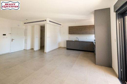 Piso / Apartamento en Raanana, Central District