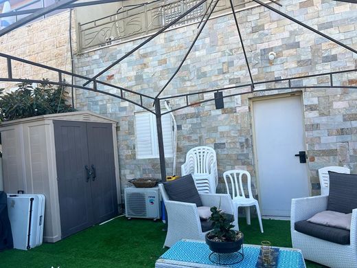 Luxury home in Be’er Ya‘aqov, Central District