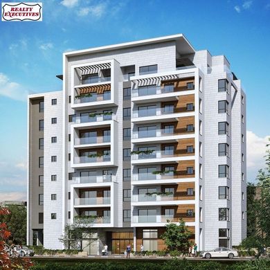 Apartment in Hod HaSharon, Central District