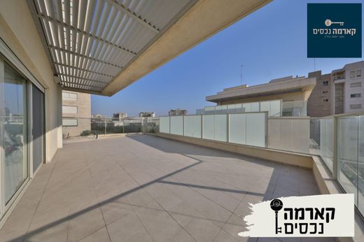 Penthouse in Qiryat Ata, Haifa District