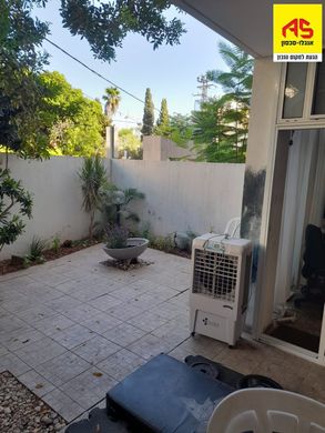 Apartment in Ramat HaSharon, Tel Aviv
