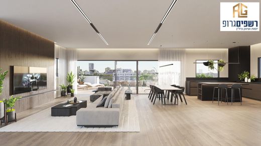 Penthouse in Kfar Saba, Central District