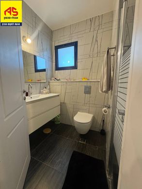 Элитный дом, Kefar Yona, Central District