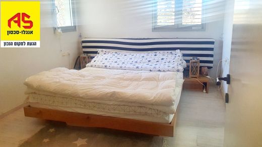 Двухуровневые апартаменты, Ramat HaSharon, Tel Aviv District