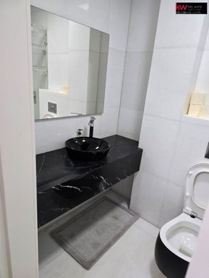 Apartment / Etagenwohnung in Tel Aviv, Tel Aviv District