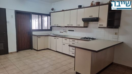 Reẖovot, Central Districtの高級住宅