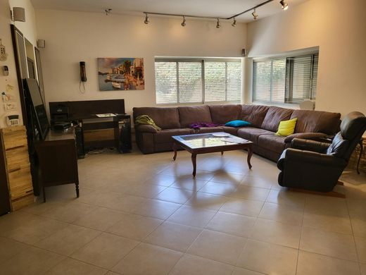 Luksusowy dom w Be’erotayim, Central District