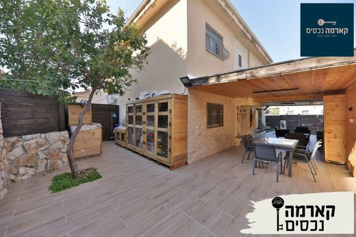 Luxury home in Qiryat Ata, Haifa District
