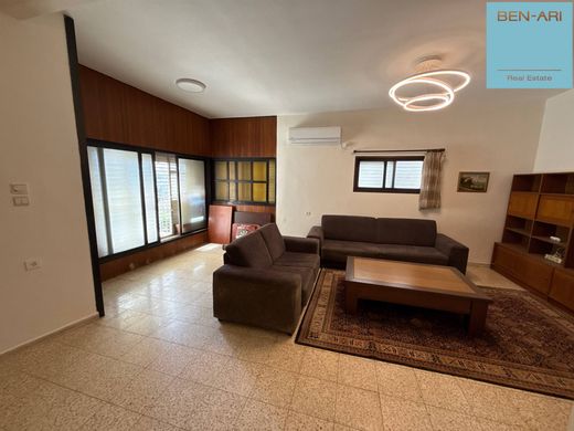 Apartment / Etagenwohnung in Tel Aviv, Tel Aviv District