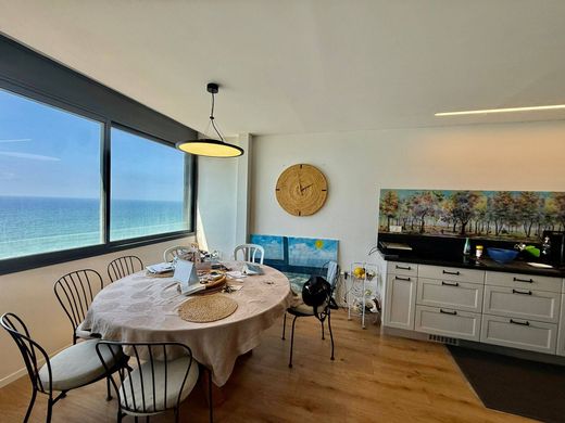 Apartament w Natanja, Central District