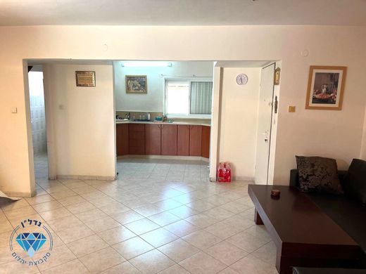 Apartament w Ness Ziona, Central District