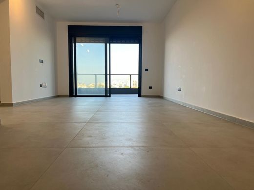 ‏דירה ב  רעננה, Meẖoz HaMerkaz