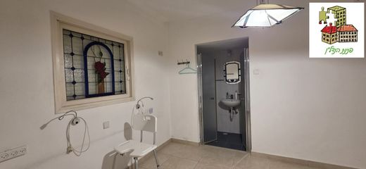 Penthouse in Ness Ziona, Central District