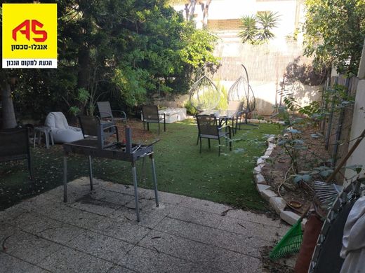 ‏בתי יוקרה ב  הרצליה, תל אביב