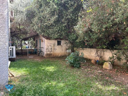 豪宅  Ness Ziona, Central District