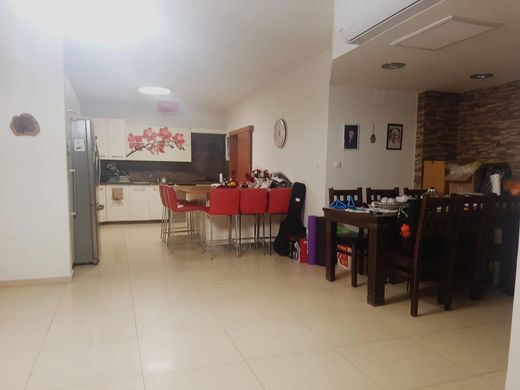 Apartament w Ness Ziona, Central District