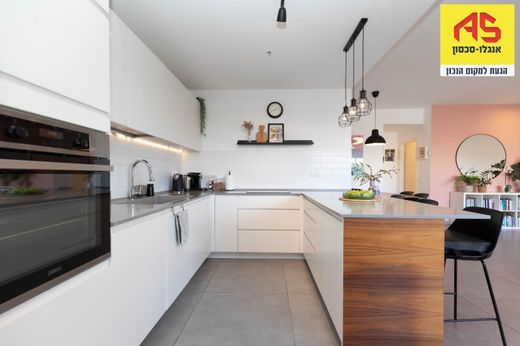 아파트 / Raanana, Central District