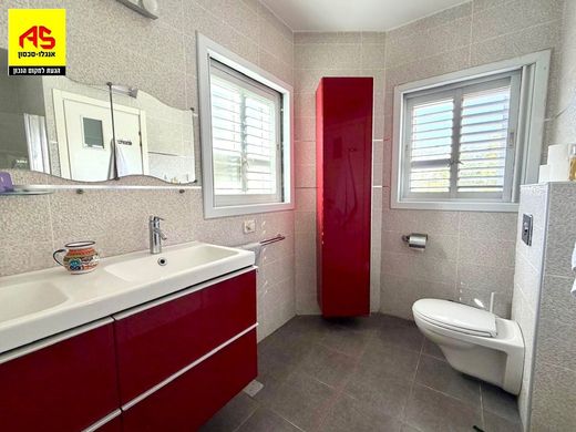 Luxury home in Raanana, Central District