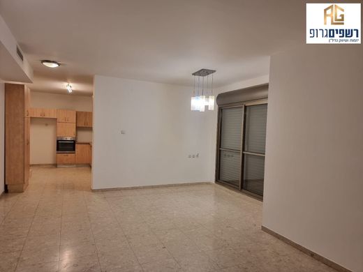 套间/公寓  Kfar Saba, Central District