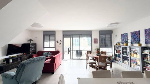 ‏בית בעיר ב  רחובות, Meẖoz HaMerkaz