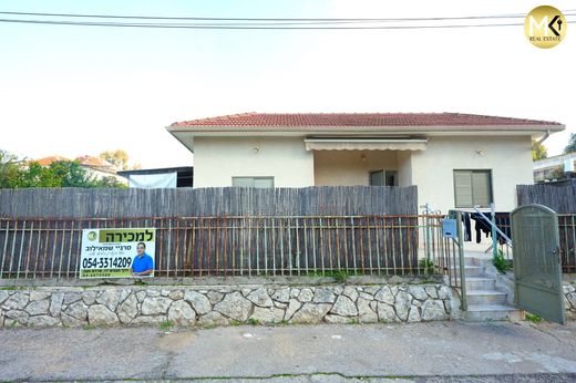 Casa de lujo en Pardés H̱anna Karkur, Haifa