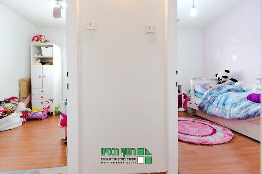 Apartment in Kfar Saba, Central District