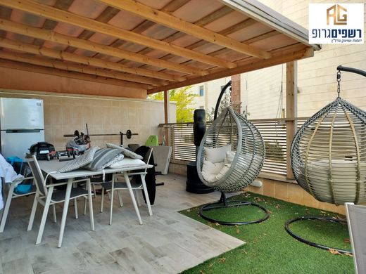 Daire Raanana, Central District