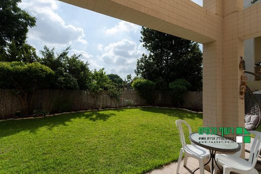 Appartement à Kfar Saba, Central District