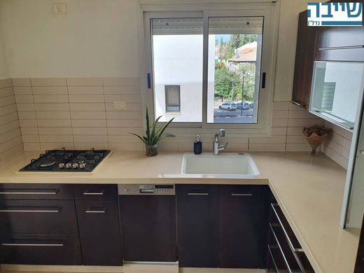 Piso / Apartamento en Rejovot, Central District