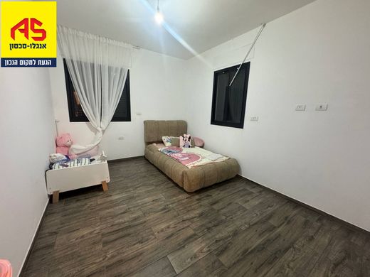 Casa de luxo - Kefar Yona, Central District