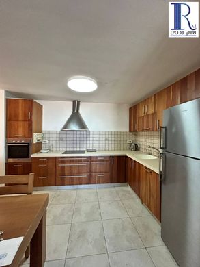 Apartment / Etagenwohnung in Cholon, Tel Aviv District