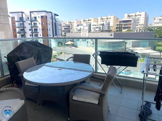 Apartment in Ness Ziona, Central District
