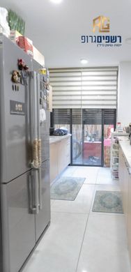 ‏דירה ב  כפר סבא, Meẖoz HaMerkaz