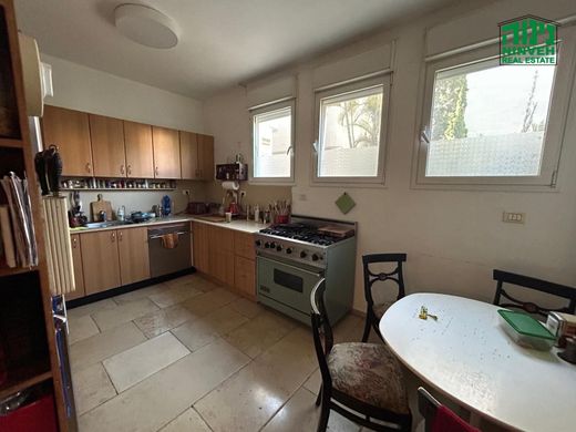 Luksusowy dom w Tel Awiw, Tel Aviv District