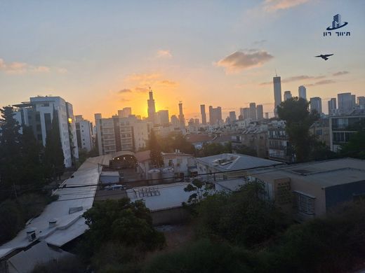 Givatayim, Tel Aviv Districtのアパートメント