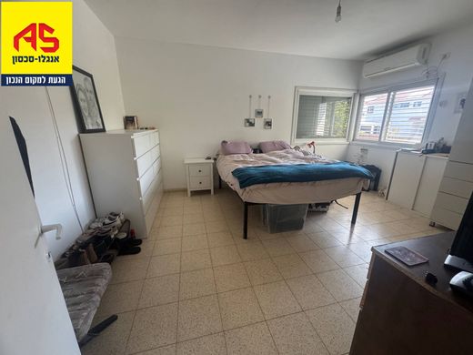 Luxury home in Kefar Yona, Central District