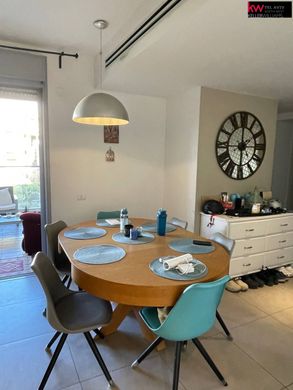 Apartment / Etagenwohnung in Tel Aviv, Tel Aviv District