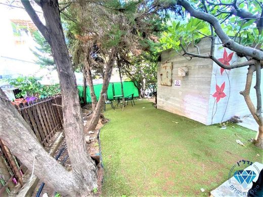 Luksusowy dom w Ness Ziona, Central District