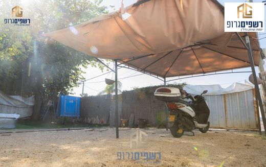 豪宅  Hod HaSharon, Central District