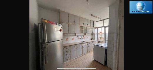 Квартира, Гиватаим, Tel Aviv District