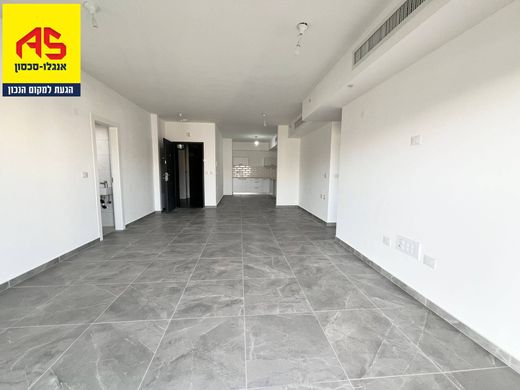 Apartment / Etagenwohnung in Netanja, Central District