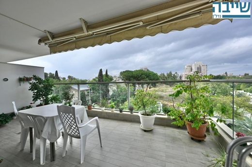 Appartamento a Reẖovot, Central District