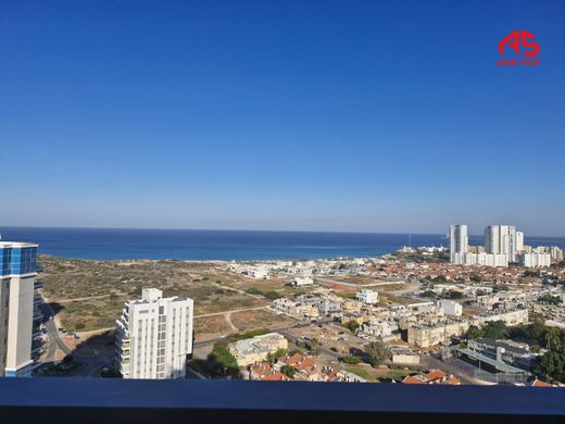 Apartment / Etagenwohnung in Chadera, Haifa