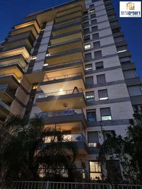 Appartement à Hod HaSharon, Central District