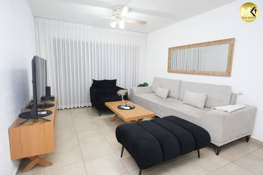 Casa de lujo en Pardés H̱anna Karkur, Haifa