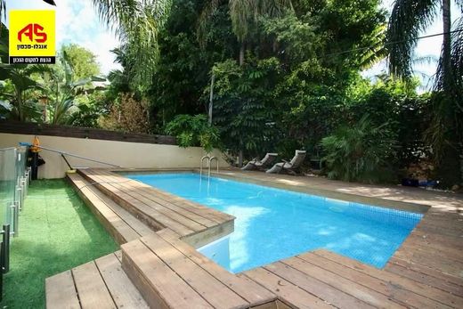 Luxury home in Raanana, Central District